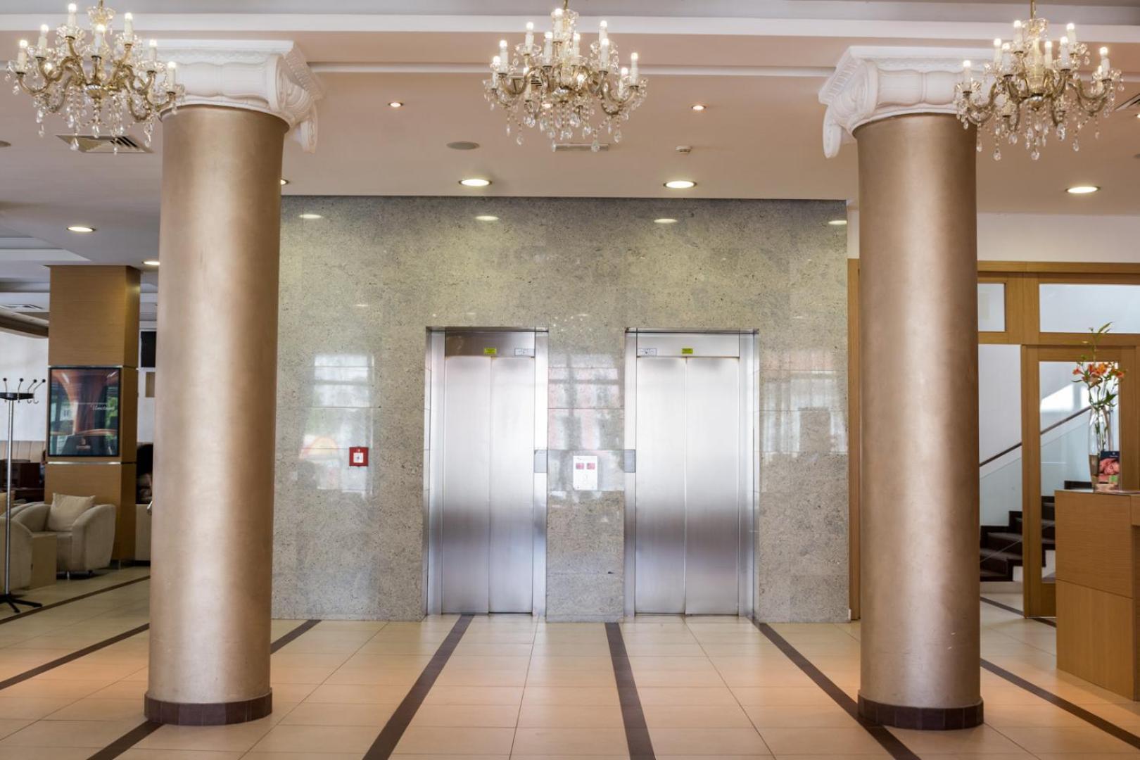 Hotel Vojvodina Zrenjanin Esterno foto