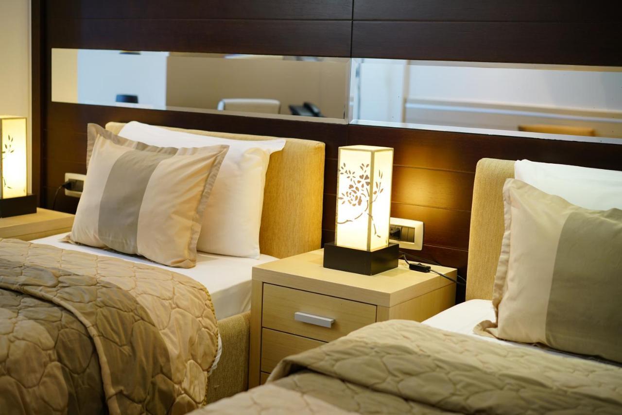 Hotel Vojvodina Zrenjanin Esterno foto
